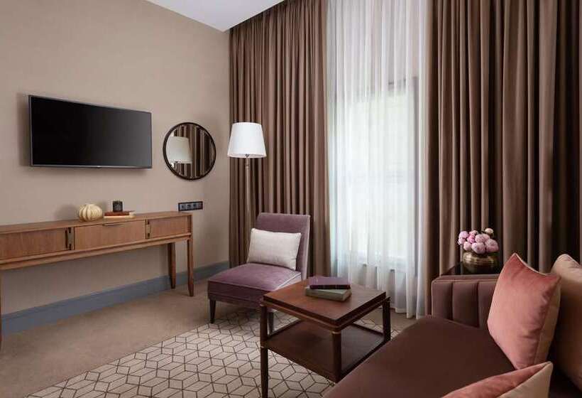 Chekhoff Hotel Moscow Curio Collection By Hilton
