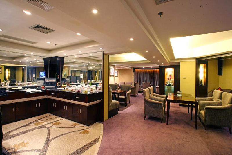 호텔 999 Royal Suites & Towers