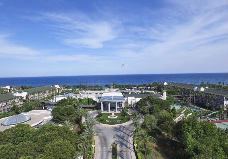 בית מלון כפרי Dobedan World Palace