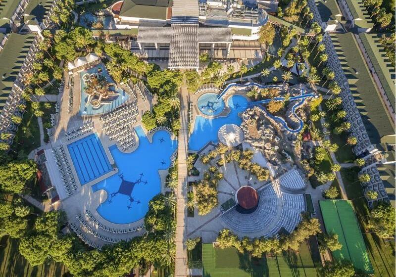 בית מלון כפרי Dobedan World Palace