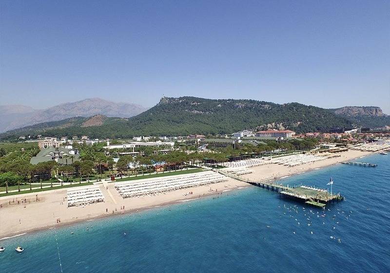 בית מלון כפרי Dobedan World Palace