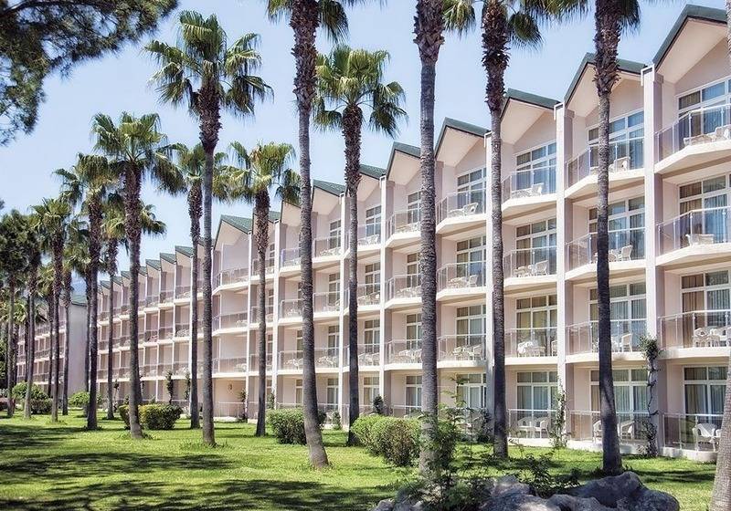 בית מלון כפרי Dobedan World Palace