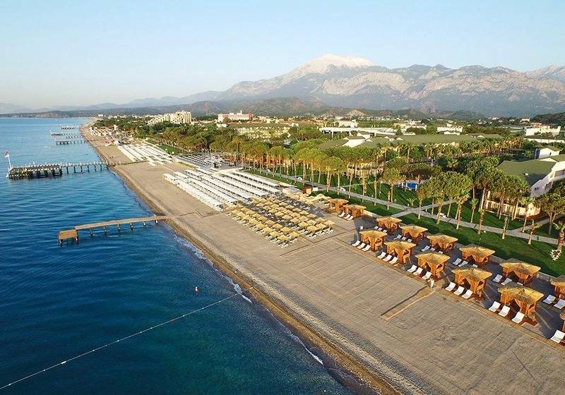 בית מלון כפרי Dobedan World Palace