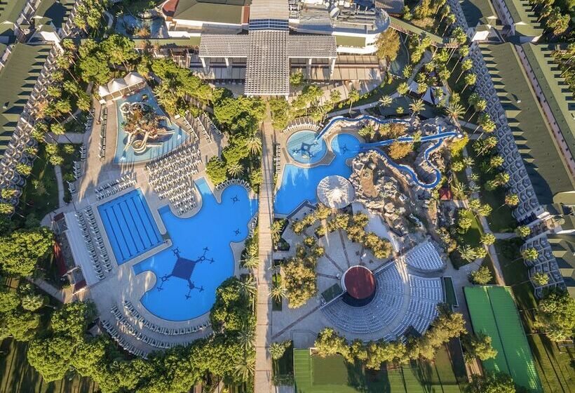 בית מלון כפרי Dobedan World Palace