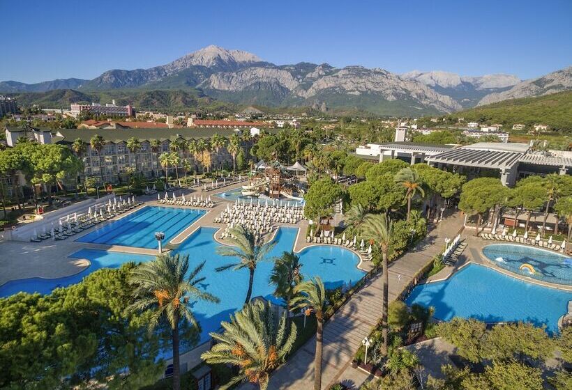 בית מלון כפרי Dobedan World Palace