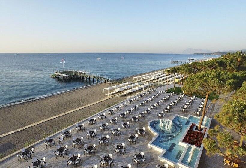 בית מלון כפרי Dobedan World Palace