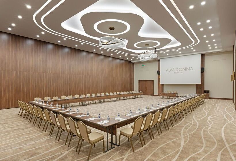 בית מלון כפרי Dobedan World Palace