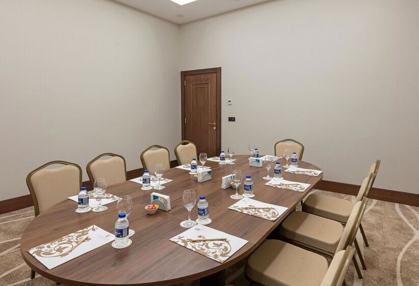 בית מלון כפרי Dobedan World Palace