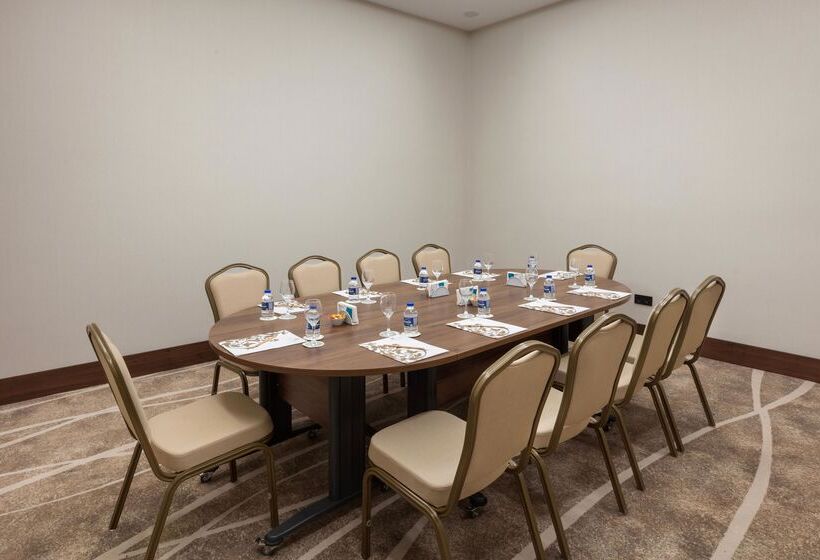 בית מלון כפרי Dobedan World Palace