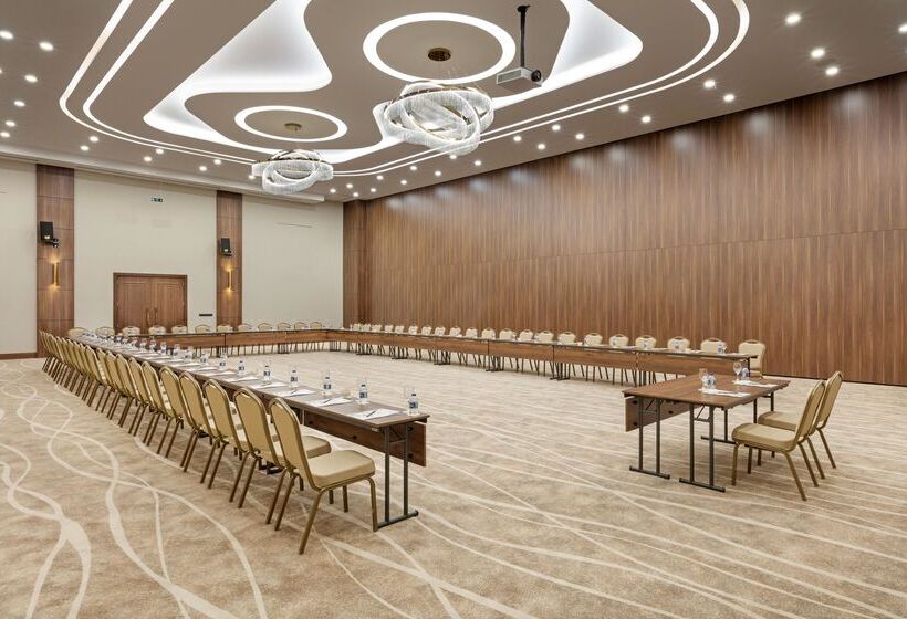 בית מלון כפרי Dobedan World Palace