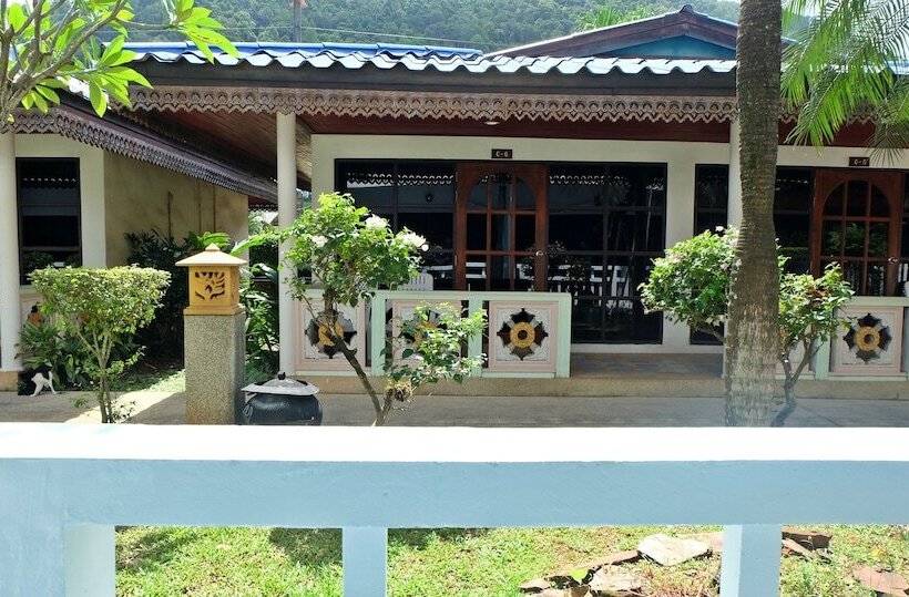 Отель Andaman Lanta Resort Sha Extra Plus