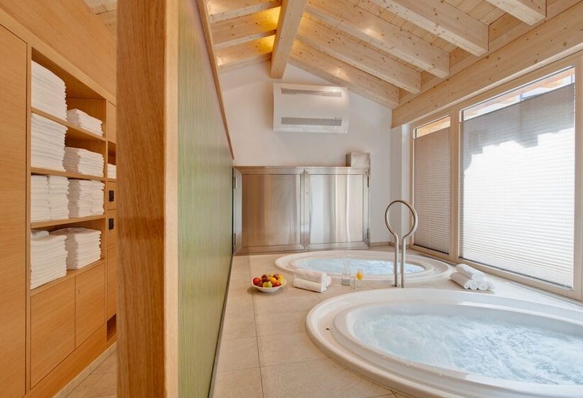 هتل Aristella Swissflair