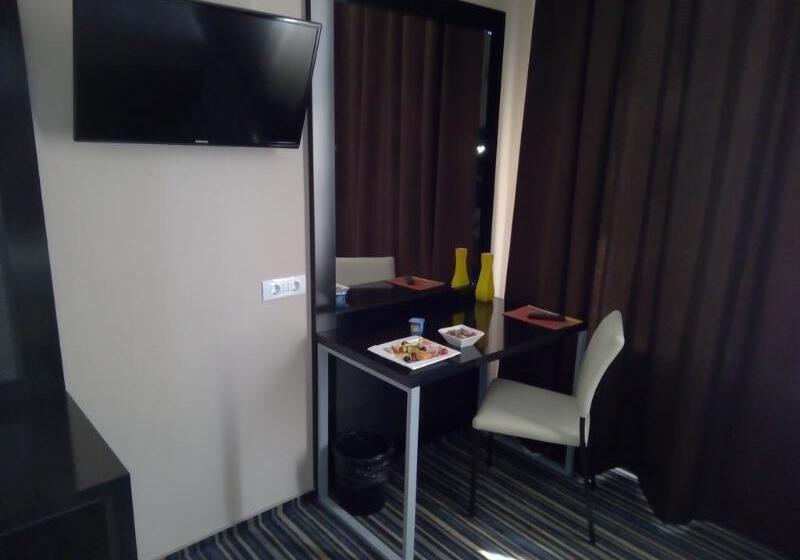 ホテル Astoria City Center