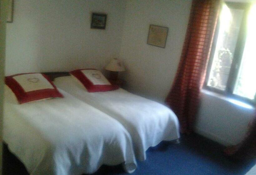 בית מלון כפרי Auberge Camelia