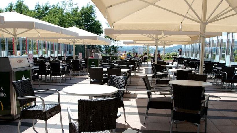 B&b Hotel Lully 3 Lakes