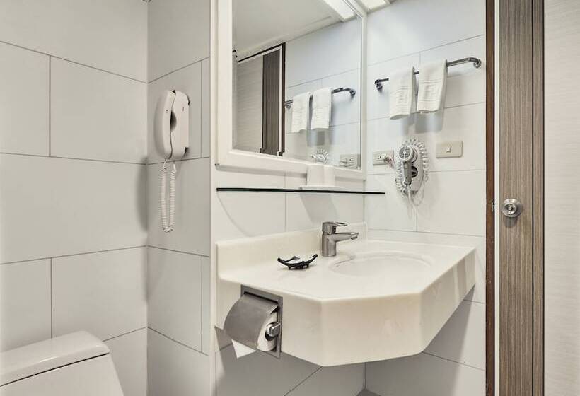 هتل Beach Resort Green Bay