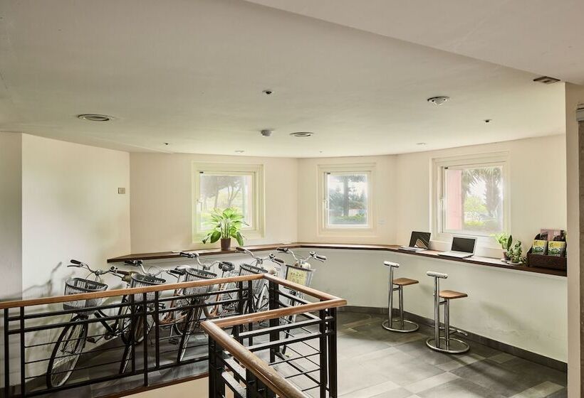 هتل Beach Resort Green Bay