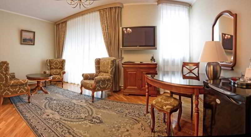 Отель Jouk Jacque