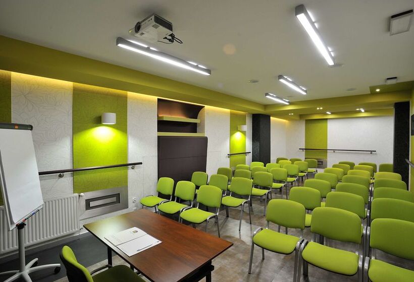 Отель Best Western Plus Krakow Old Town