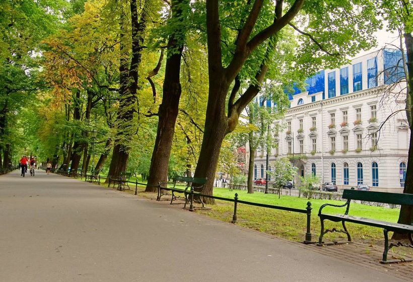 Отель Best Western Plus Krakow Old Town