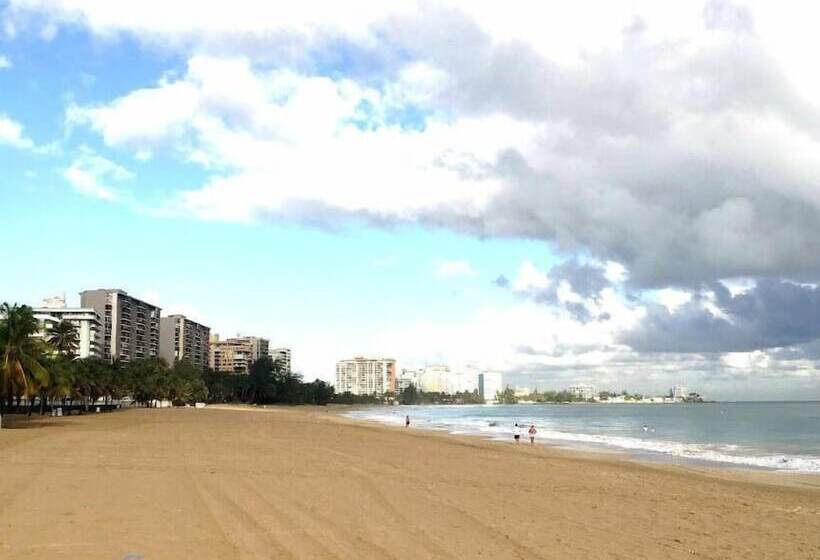 호텔 Borinquen Beach Inn