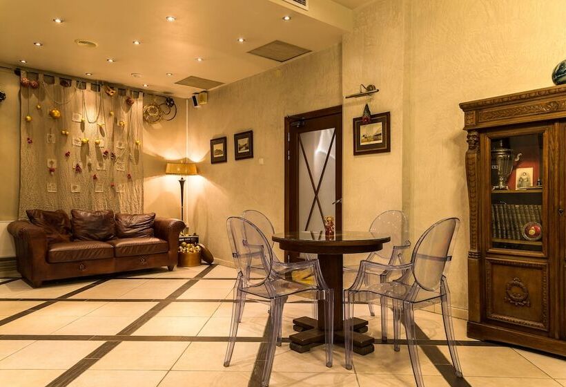 هتل The Brothers Karamazov