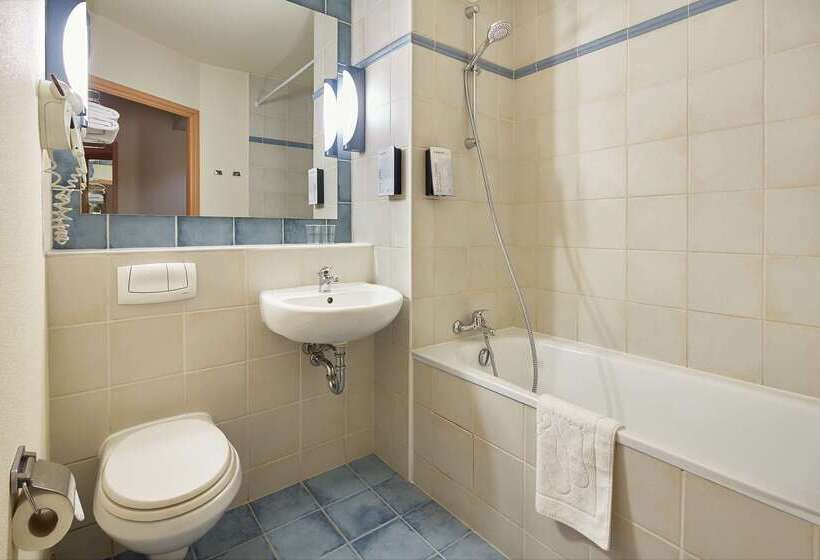 هتل Campanile  Poznan