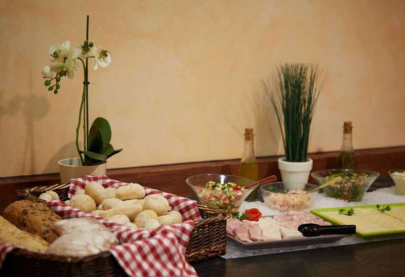 هتل Campanile  Poznan