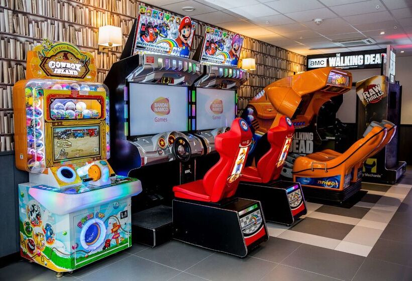 酒店 Campanile Val De France