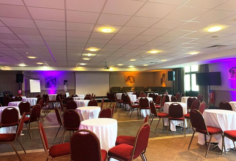 酒店 Campanile Val De France