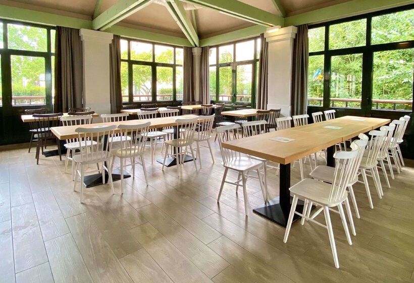 酒店 Campanile Val De France