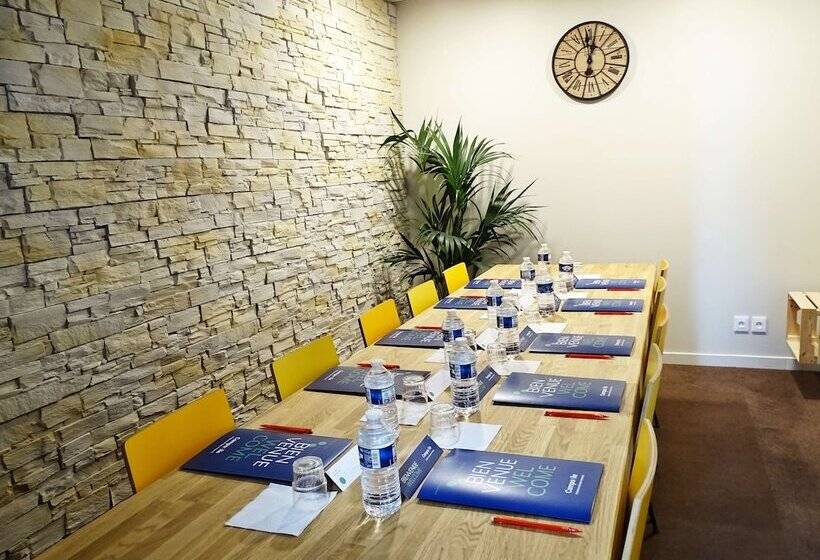 酒店 Campanile Val De France