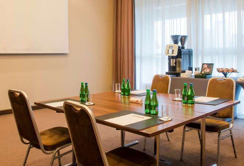 فندق Campanile Warszawa Centrum