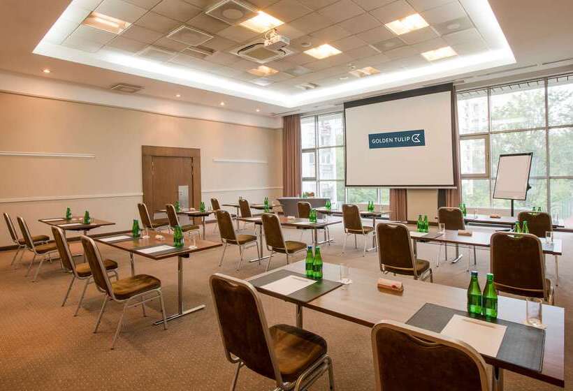 Отель Campanile Warszawa Centrum