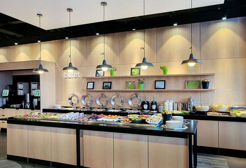 Отель Campanile Warszawa Centrum