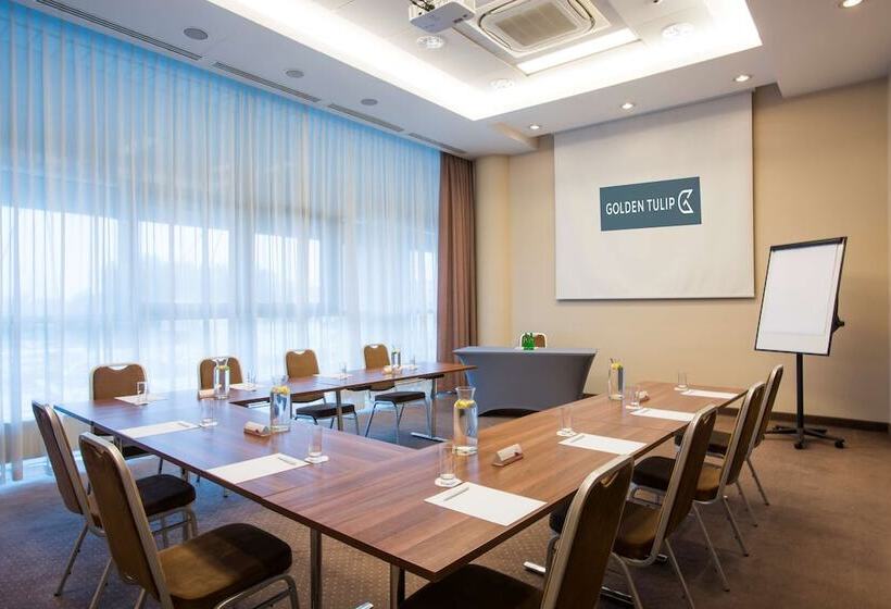 Отель Campanile Warszawa Centrum