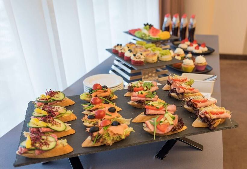 Отель Campanile Warszawa Centrum