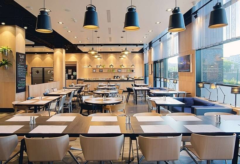 Отель Campanile Warszawa Centrum