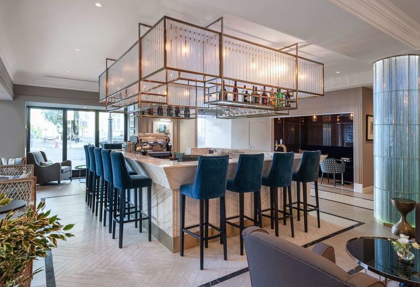 Chekhoff Hotel Moscow Curio Collection By Hilton