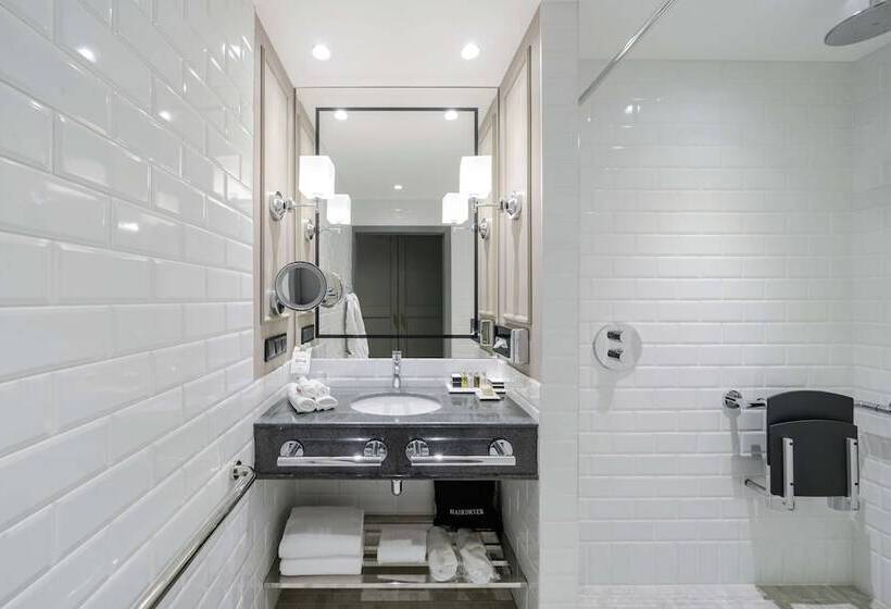 Chekhoff Hotel Moscow Curio Collection By Hilton