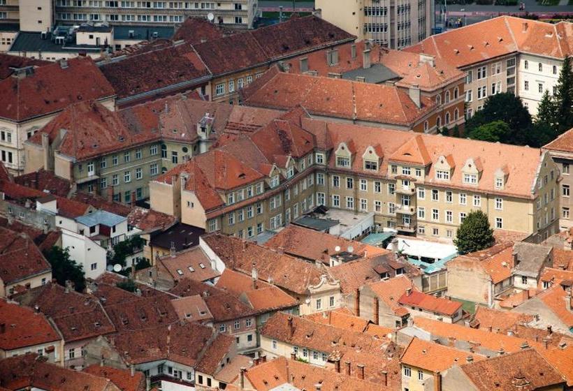 בית מלון כפרי Coroana