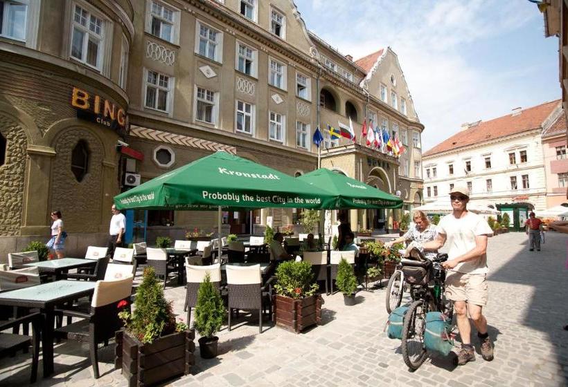 בית מלון כפרי Coroana