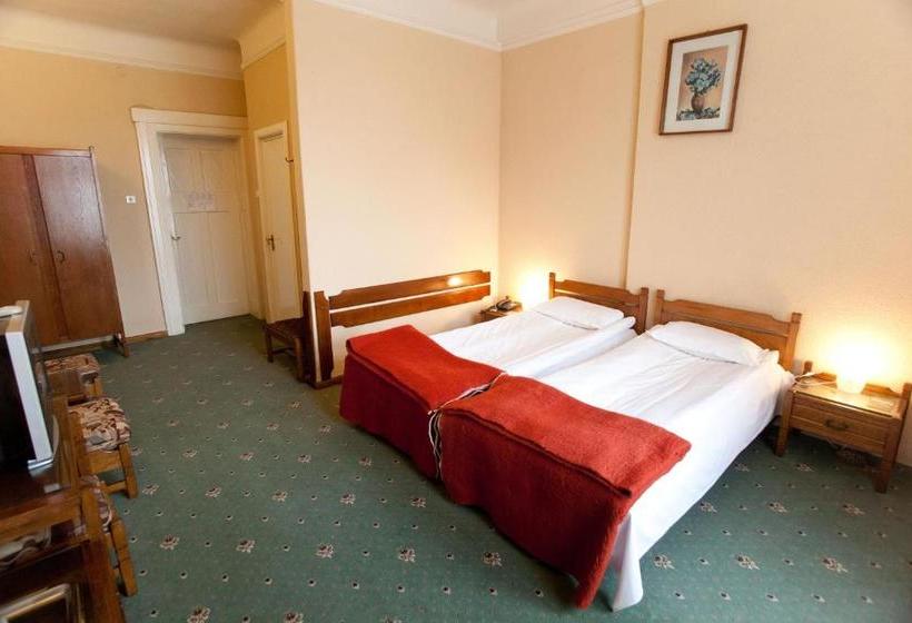 בית מלון כפרי Coroana