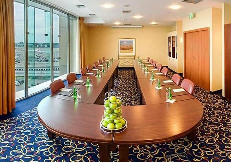 酒店 Courtyard By Marriott Warsaw Airport