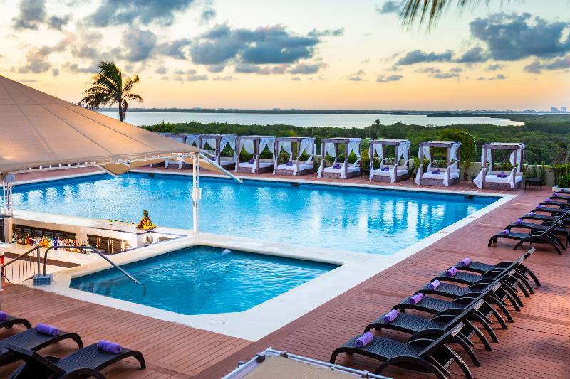 هتل Crown Paradise Club Cancun   All Inclusive