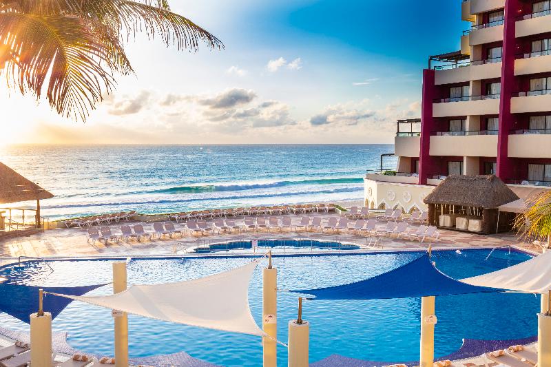 هتل Crown Paradise Club Cancun   All Inclusive
