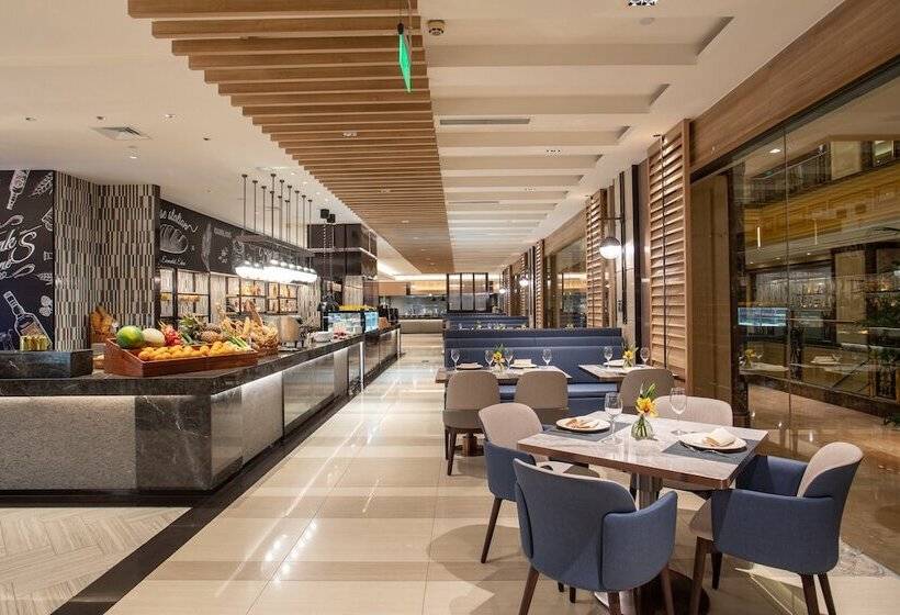 호텔 Crowne Plaza Shanghai Nanjing Road, An Ihg