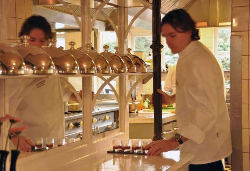 هتل De Nederlanden, Restaurant & Boutique