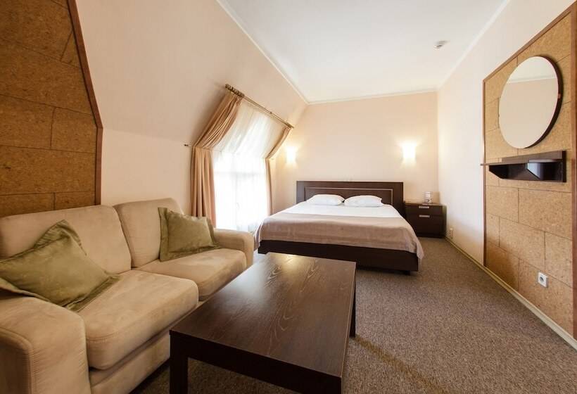 هتل Delta Business