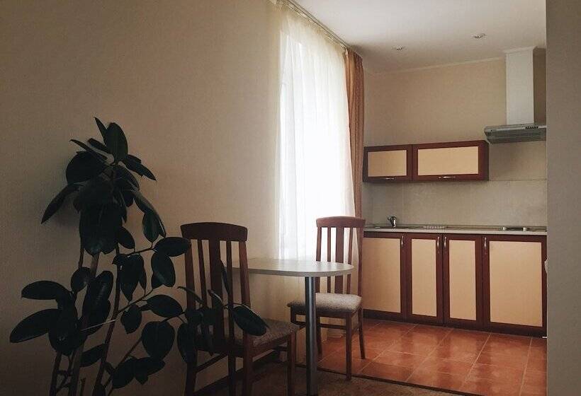 هتل Dis President